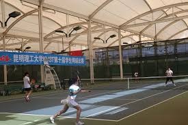 解析“垃圾牌”的诈唬价值：利用牌面上的惊悚张（Scare Cards）接管底池。（垃圾牌也能翻盘：用惊悚张主导底池的诈唬策略）